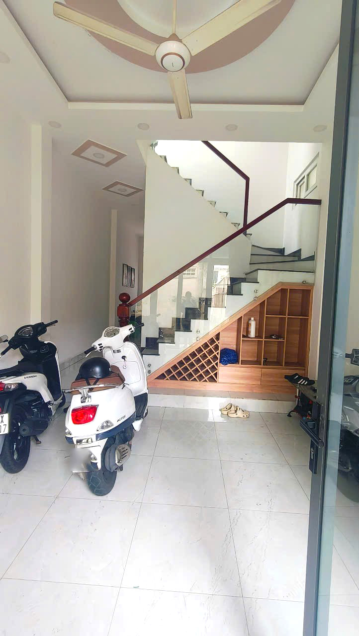 Bán nhà 3 Tầng Trường ThọThủ Đức – 3PN – 53m² – nhà mới ở ngay –giá chỉ 5.3 tỷ, cho thuê 10tr/tháng! - Ảnh chính